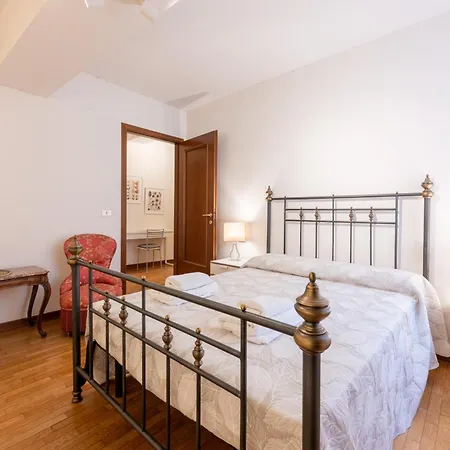 דירה Guesthost - Large In The Historic Center Of *